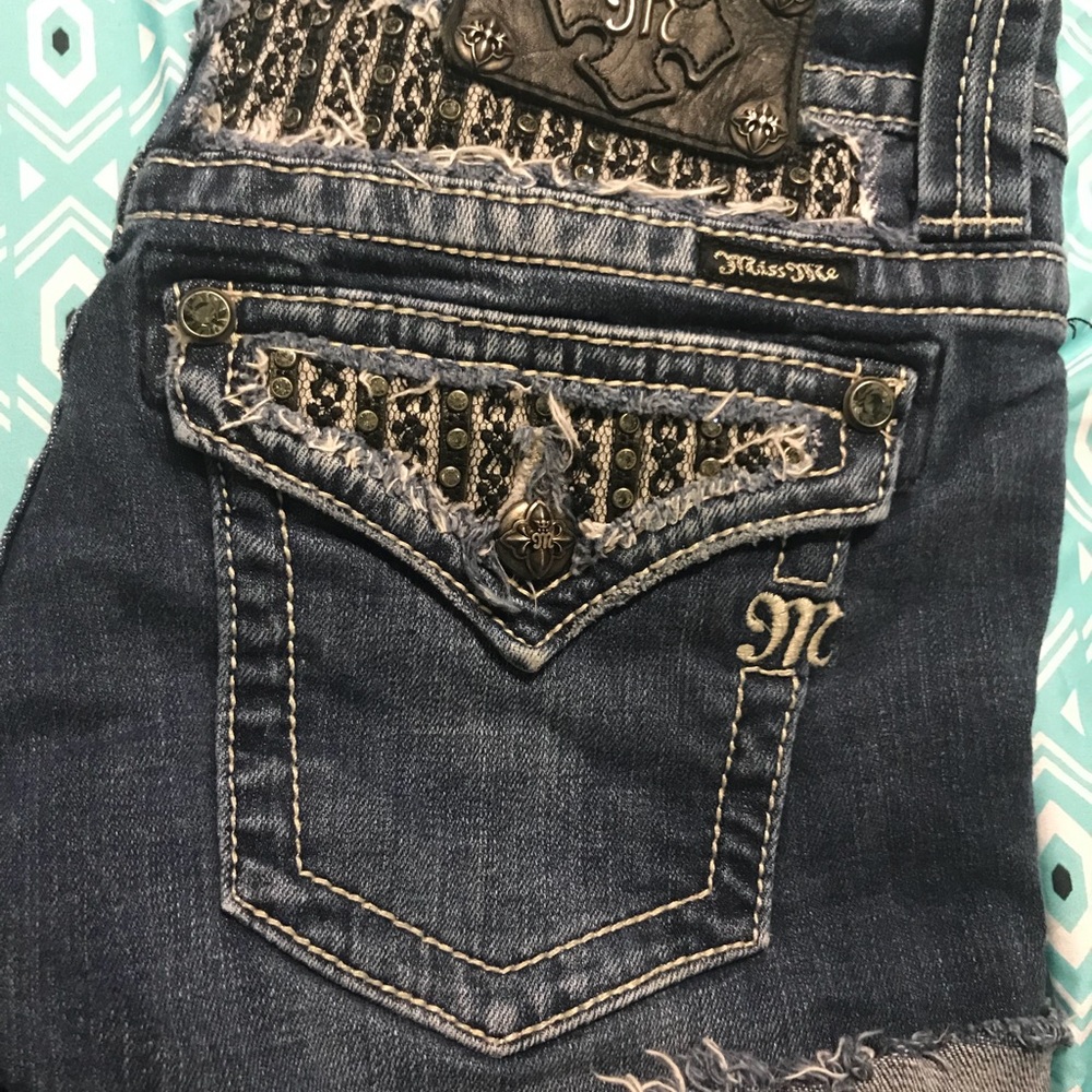 Miss me Size 29 Cut Off shorts